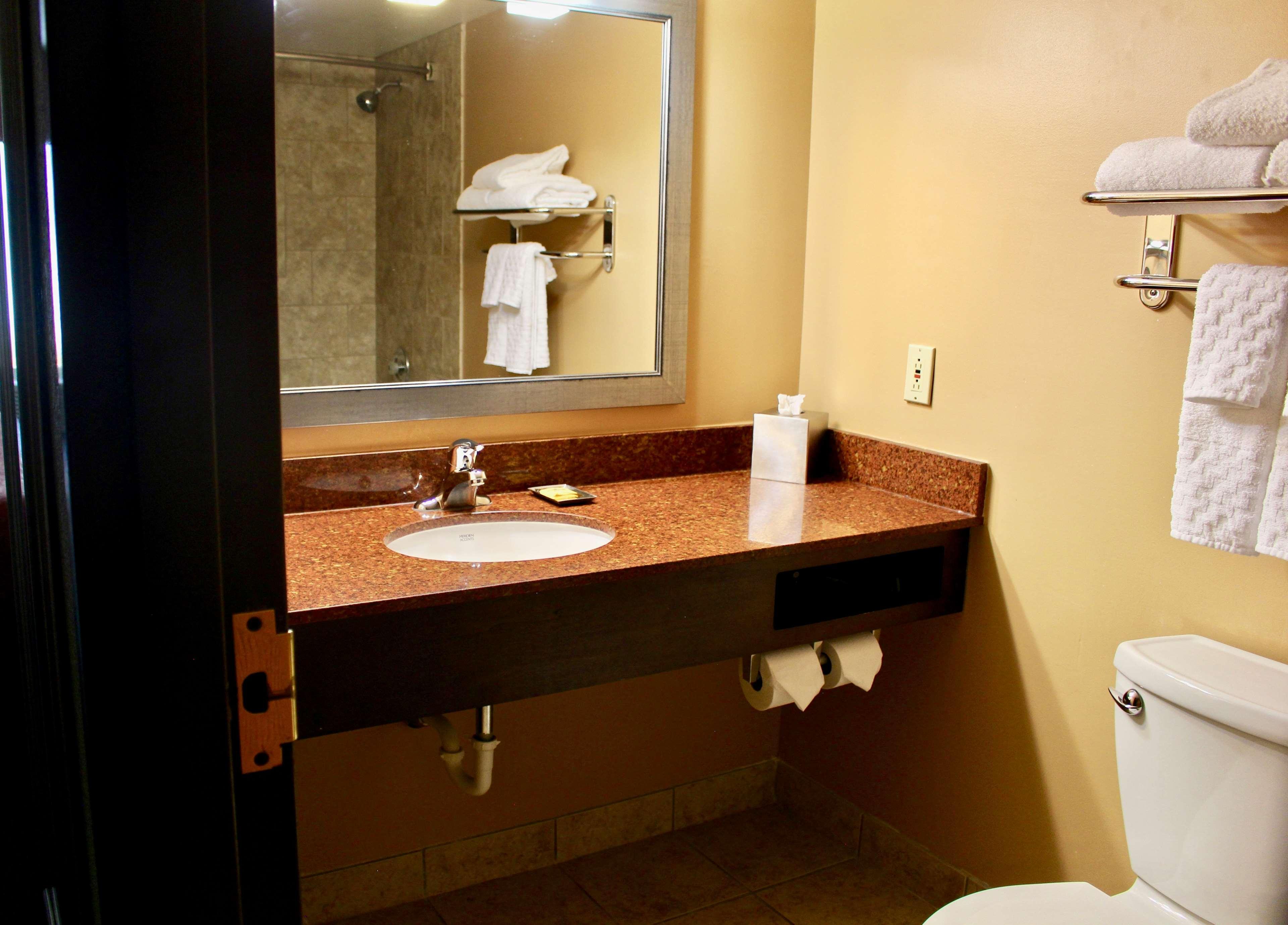 Best Western Plus Dakota Ridge Ийгън Екстериор снимка