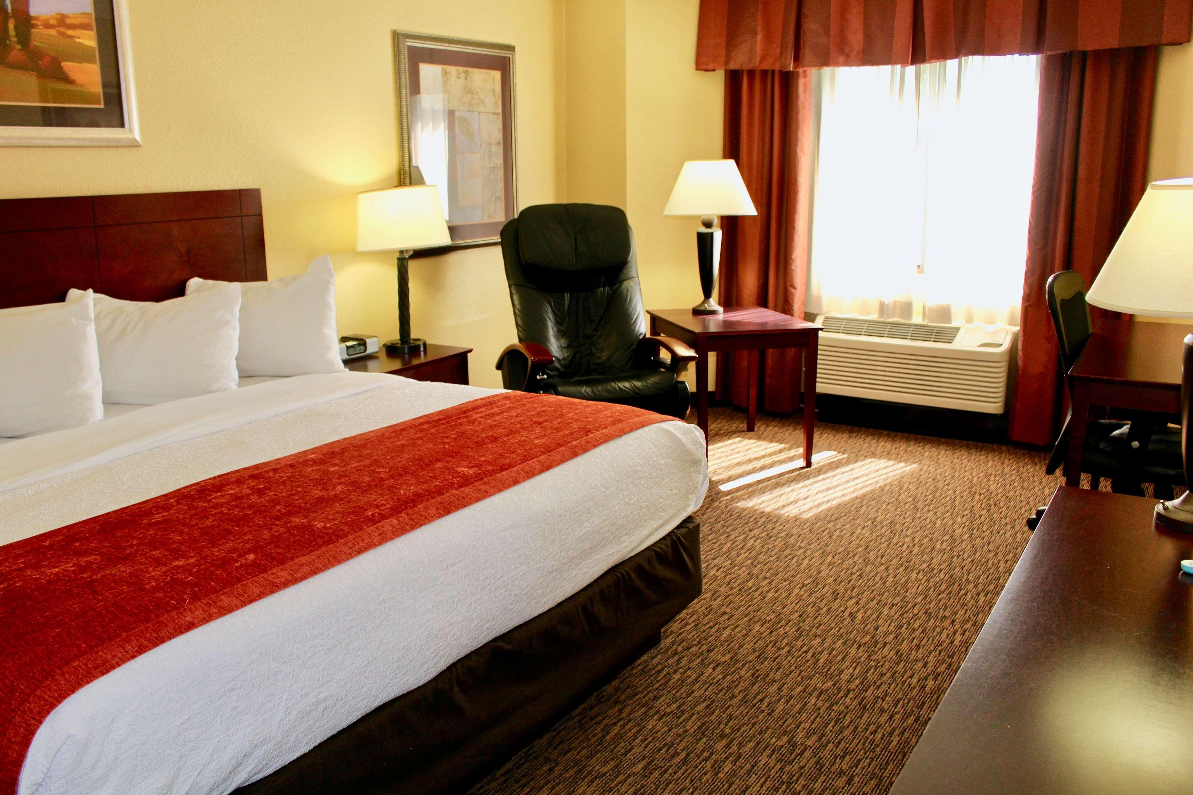 Best Western Plus Dakota Ridge Ийгън Екстериор снимка