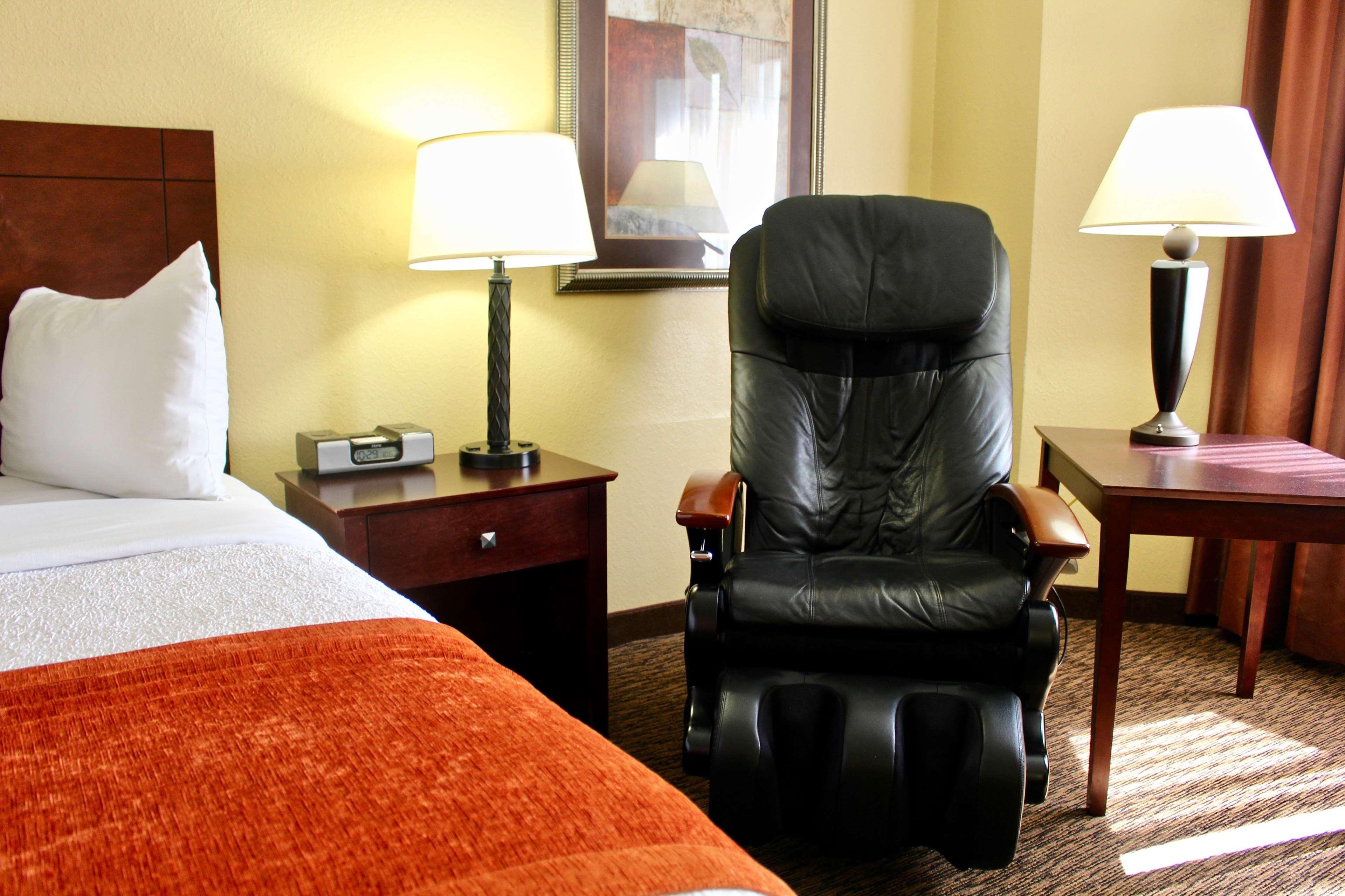 Best Western Plus Dakota Ridge Ийгън Екстериор снимка