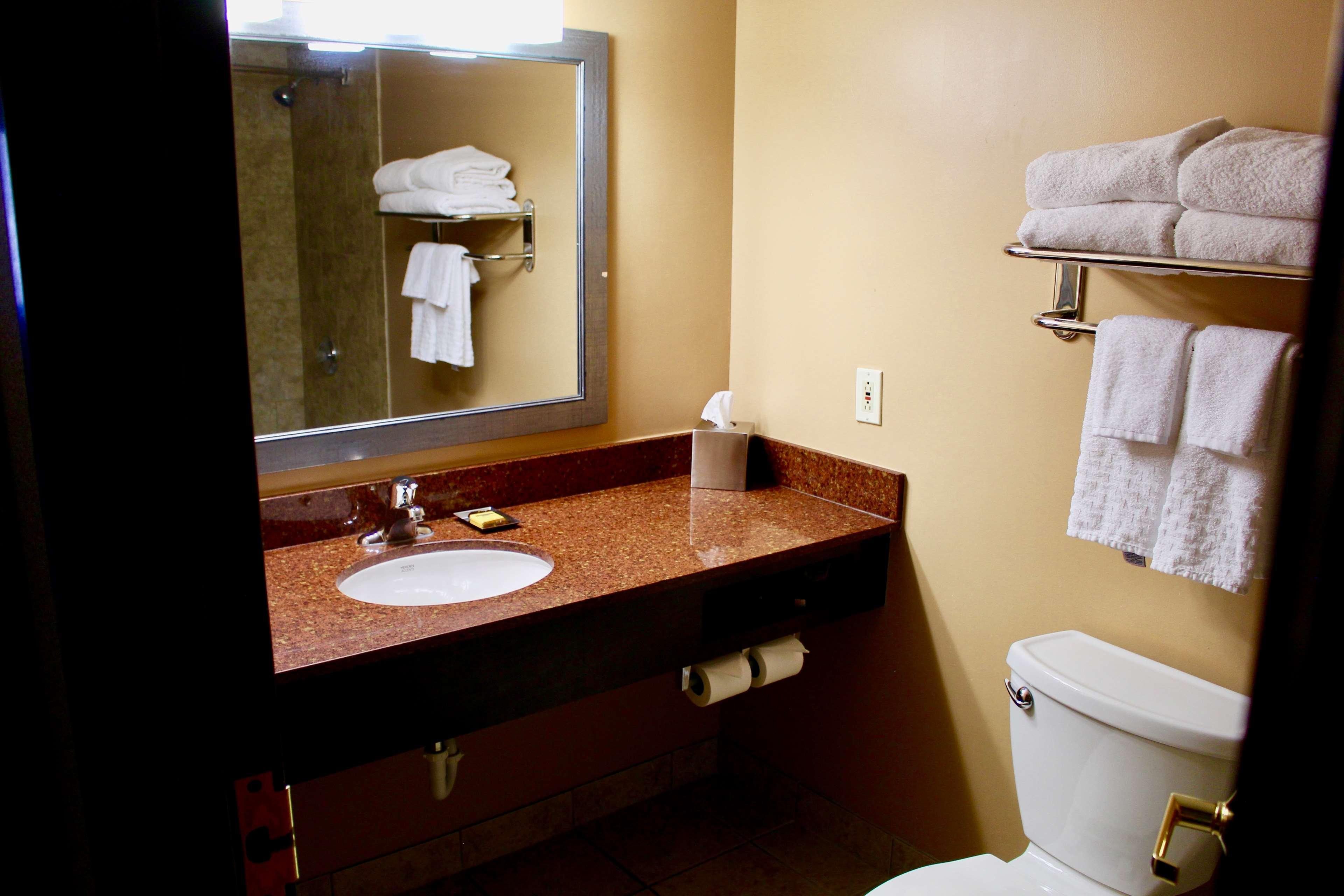 Best Western Plus Dakota Ridge Ийгън Екстериор снимка