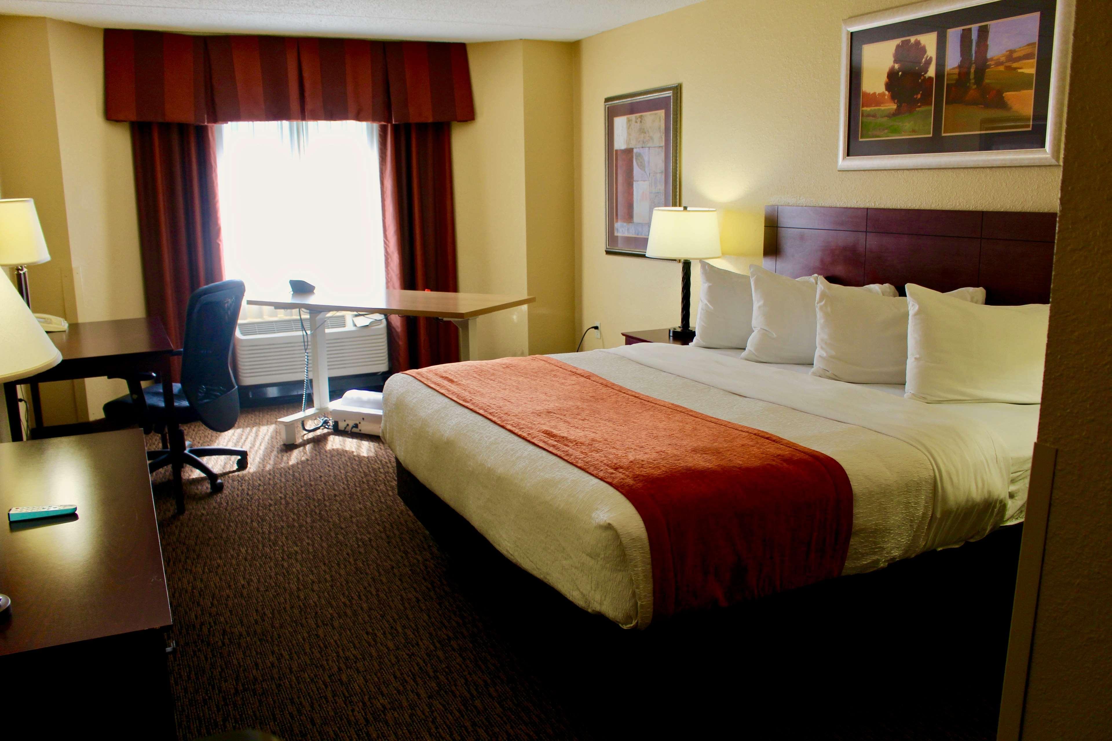 Best Western Plus Dakota Ridge Ийгън Екстериор снимка